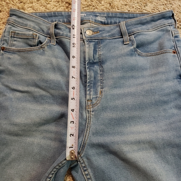 Old Navy Rock Star Extra High-Rise Super Skinny Distressed Jeans Medium Wash - Picture 9 of 10